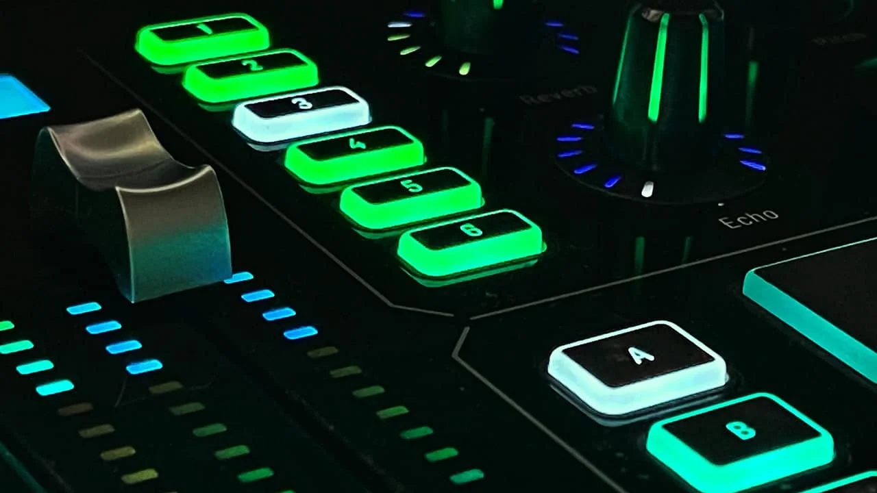 streamer-25 streamer 25 300x169 1